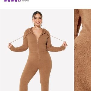 Yitty pet me onsie NWOT